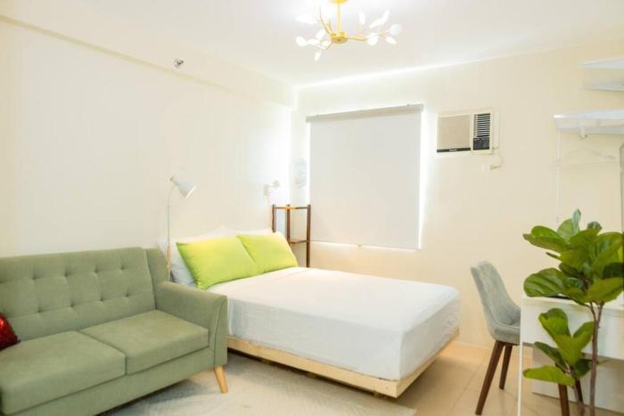 Unit 28 Mountain View Studio by Ems