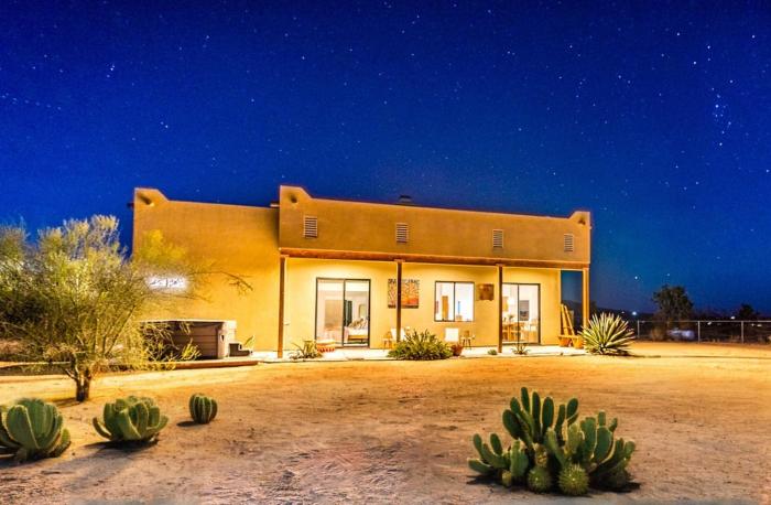 Desert Villa w Stunning Night Sky Views & Game Room