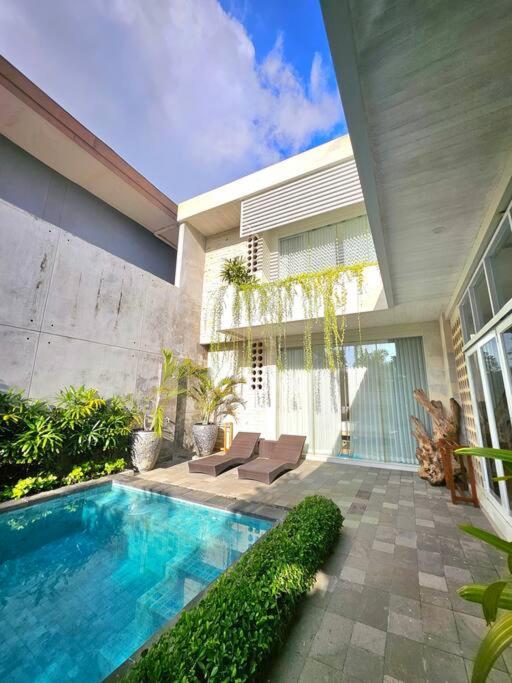 Nikaya Villa - 3 Bedrooms Near Seminyak