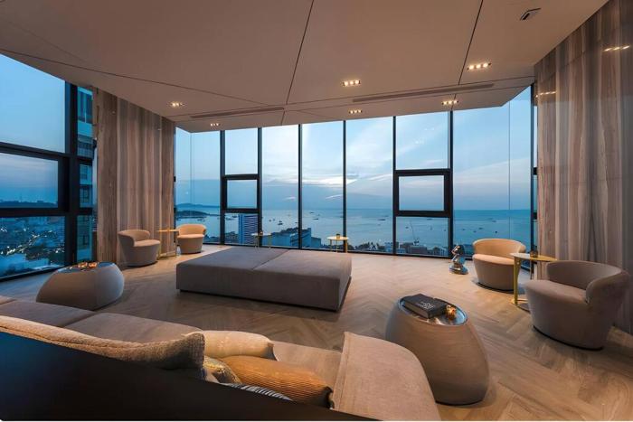 Sea View Condo 29F Central Pattaya & Rooftop Pool