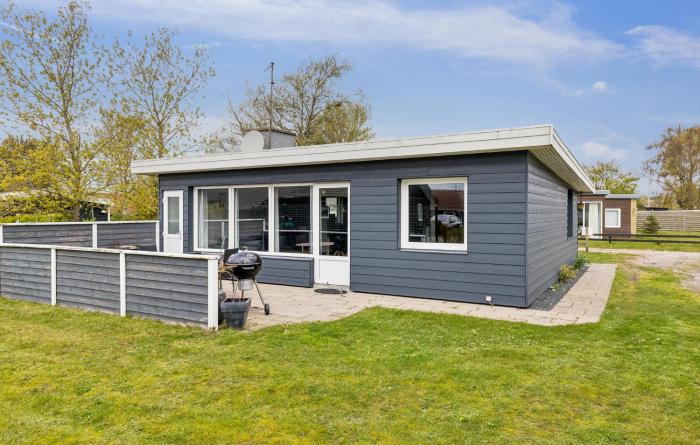Gorgeous Home In Broager With Wifi