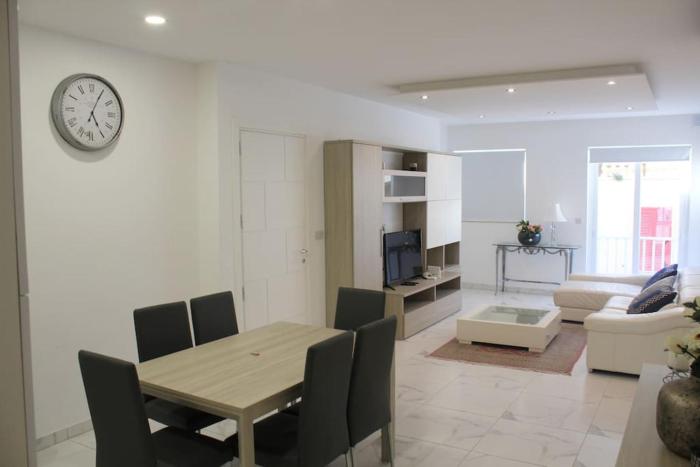 Brand new modern 2 bed 2 bath apt in St Julians