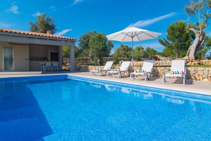 Finca Can Colomer con piscina, Artà