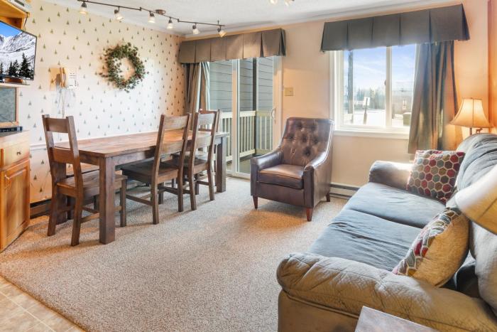 ML129 Literally Steps Away From Slopes EZ Parking WiFi