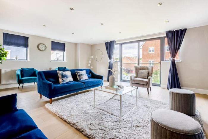 Contemporary 3 Bedroom Fully Detached Town House