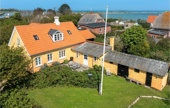 Beautiful Home In Samsø With Wifi