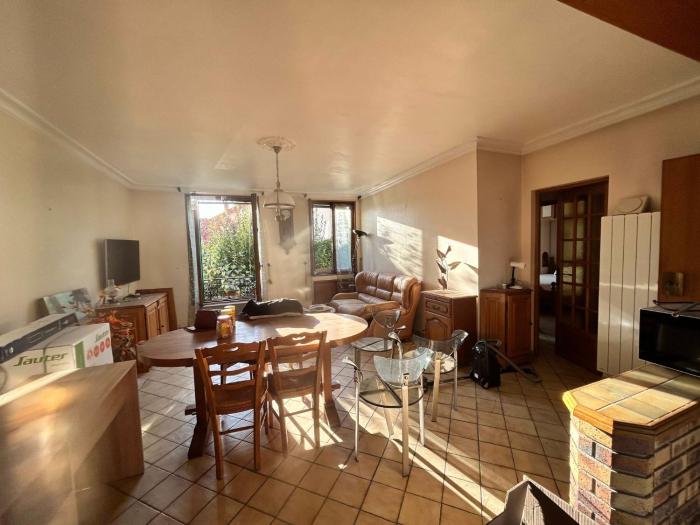 Belle F3 LHays les roses