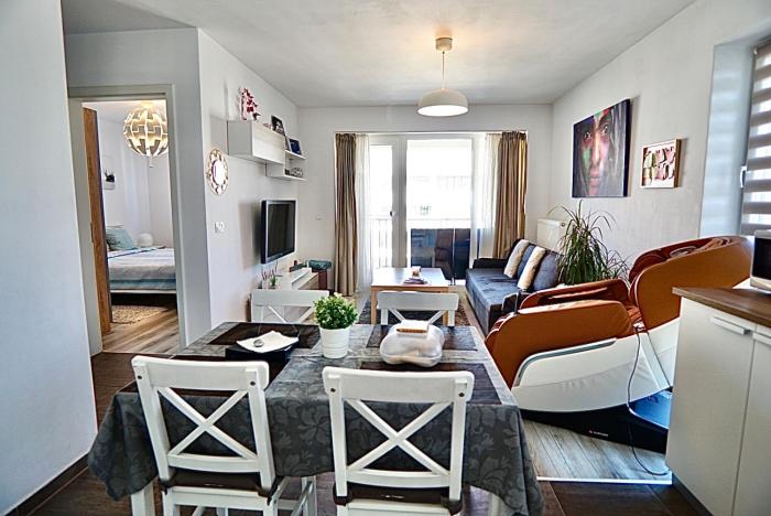 Relaxing Coresi Studio