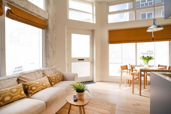 Contemporary apartment near the beach