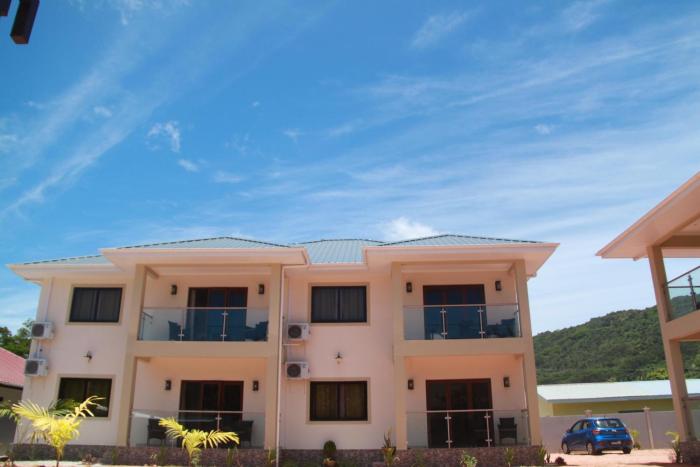 Yvons Tropical Villa