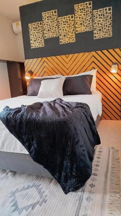 Hb4 Double Room with Private Bathroom and Balcony