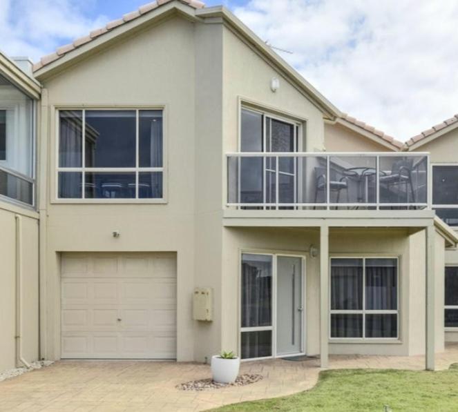 2 6 Germein Court Panayil BeachHouse ! Stunning Ocean Views!