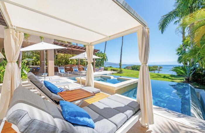 Beachfront Enchanting Villa in Punta Mita
