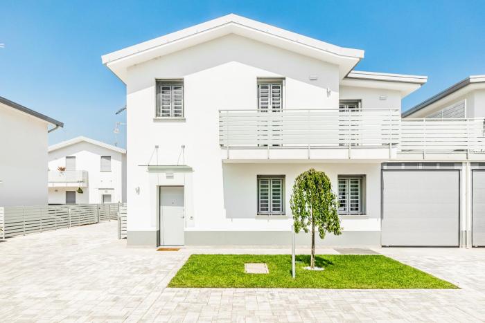 Luxury Villa - Exclusive Property With Private Box