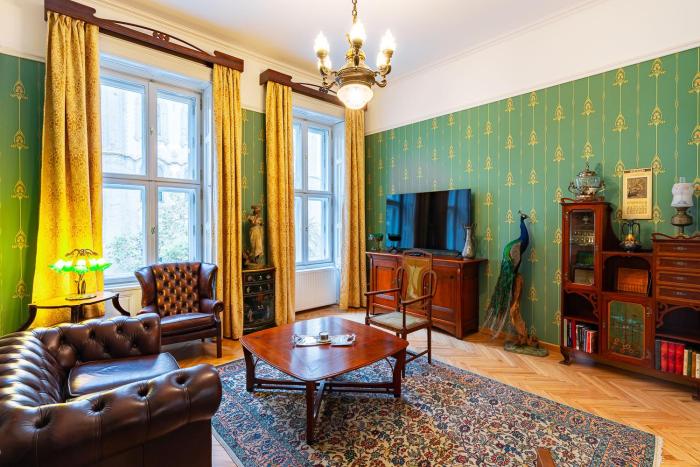 Luxury Art Nouveau apartment next to Parliament building