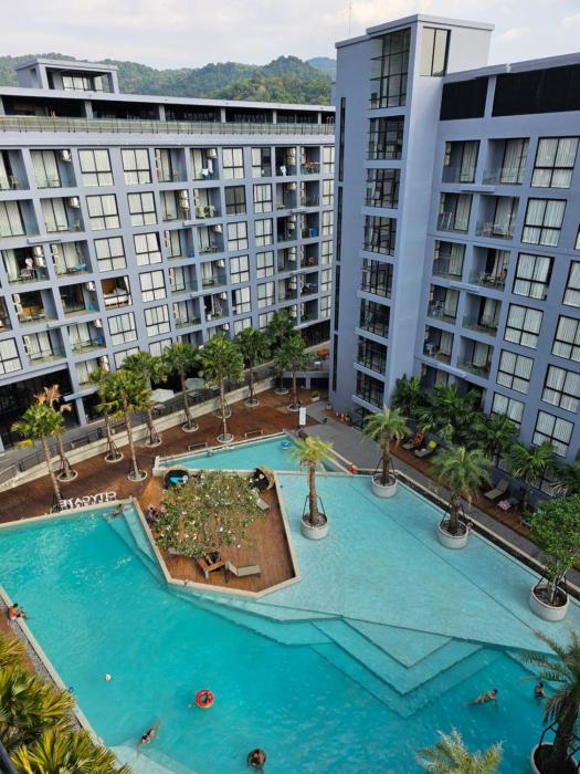 1BDR Roof pool 500m to beach Great gym Parking