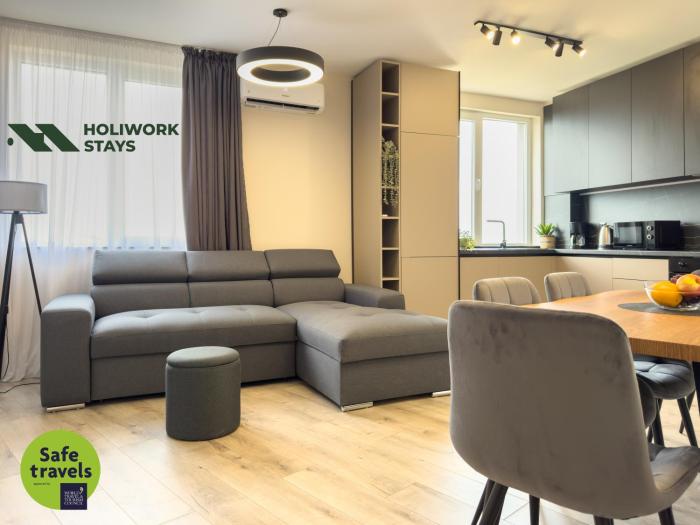 2BR Business Suite with FREE GYM, by Holiwork Stays