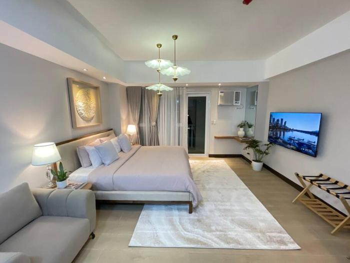 Minimalist and cozy place with balcony