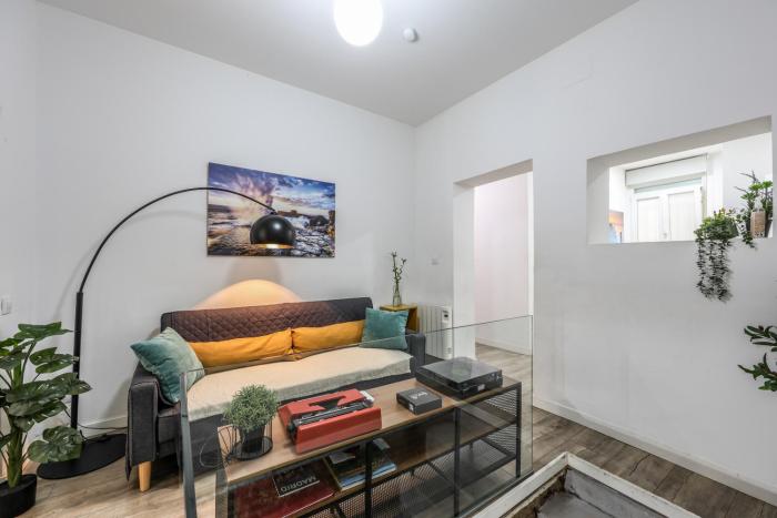 Latina Corporate Housing with Billard &Darts