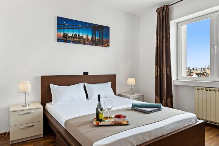 Tache - Cozy Central Studio