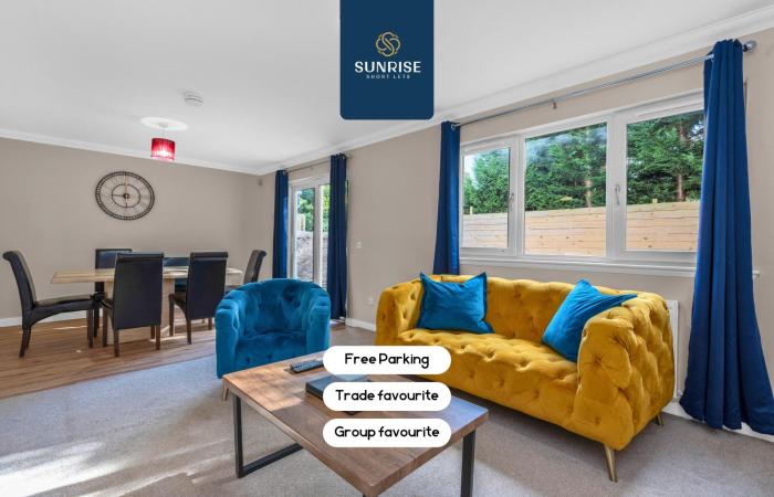 Muirton House 2 - INVOICE and REDUCED PRICE only via SUNRISE SHORT LETS DUNDEE, SLEEPS 8 has 4 Twin Bedrooms with 4 Car Driveway, 2 Bathrooms, Smart TV, Fully Equipped Kitchen, Large Dining and Living Space, Rear Garden, Free WiFi, Long Stays