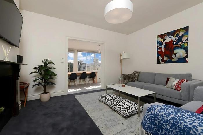 The Lollyshop Apartment in Battery Point