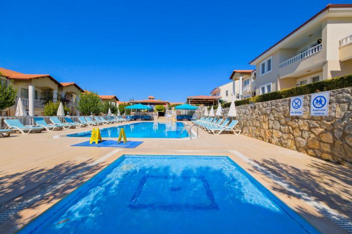 Larimar Suite Hotel