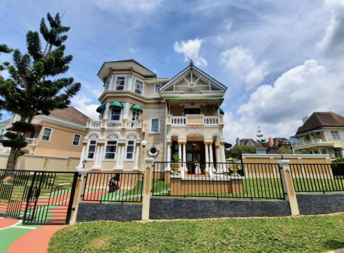 Villa puncak bogor di kota bunga 5 kamar ada kolam