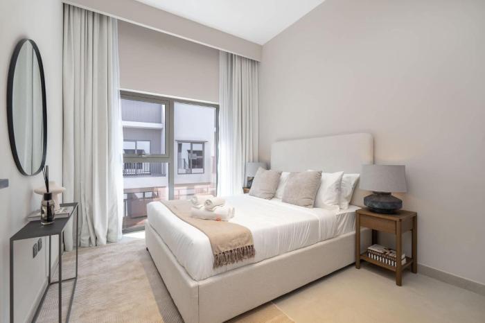 Free housekeeping visits during your stay - StayShort - Classy 4-Bedroom Villa With Spacious Balcony in Nad Al Sheba