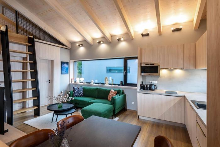 Eliška Apartment - Modern Loft Apartment in Ski Resort