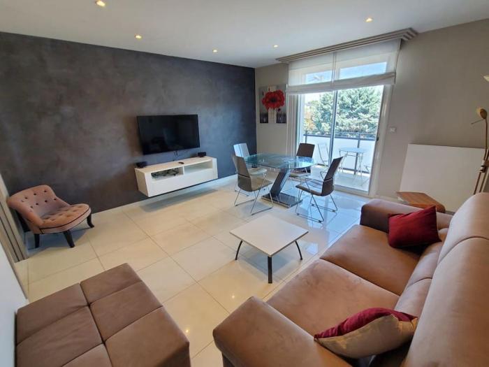 Le carreau parking et balcon-Groupama Stadium-Eurexpo