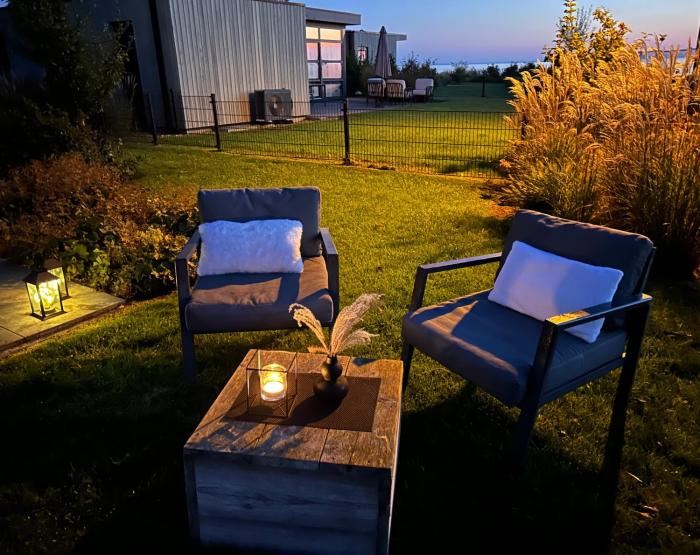 Enkhuizer Strand Chalet WolkeSieben Dritte Reihe mit Zaun Hausnr 202