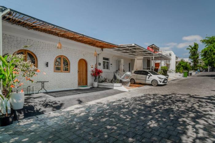 Villa Baron Brand New 2-BR in Kerobokan, Bali