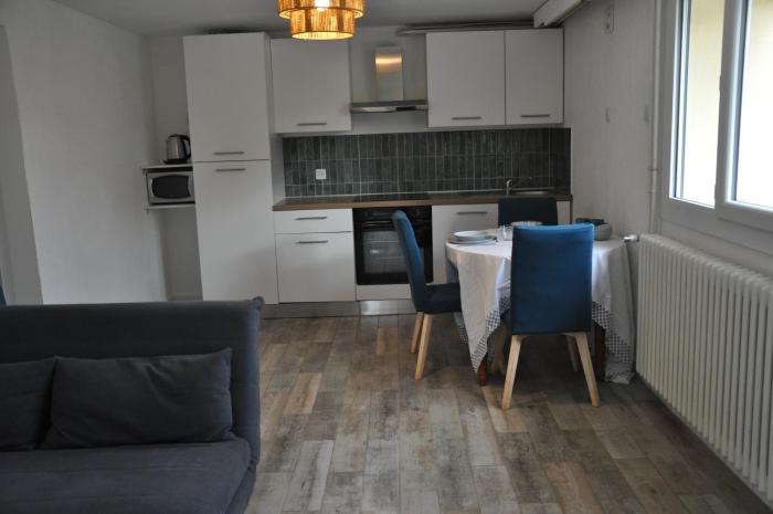 2 pièces rénové en rez-de-chaussée proche de la gare