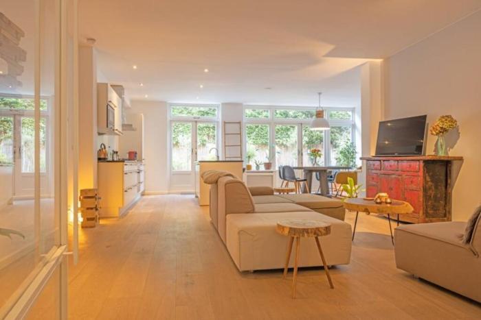 TOP location 2 bedroom groundfloor home with garden