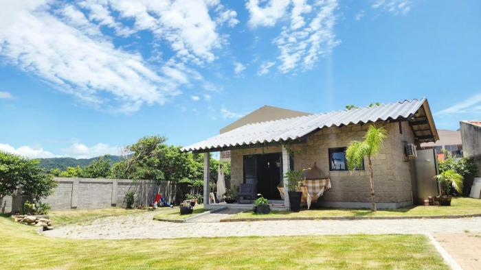 Sossego e pé na areia no Sul da Ilha