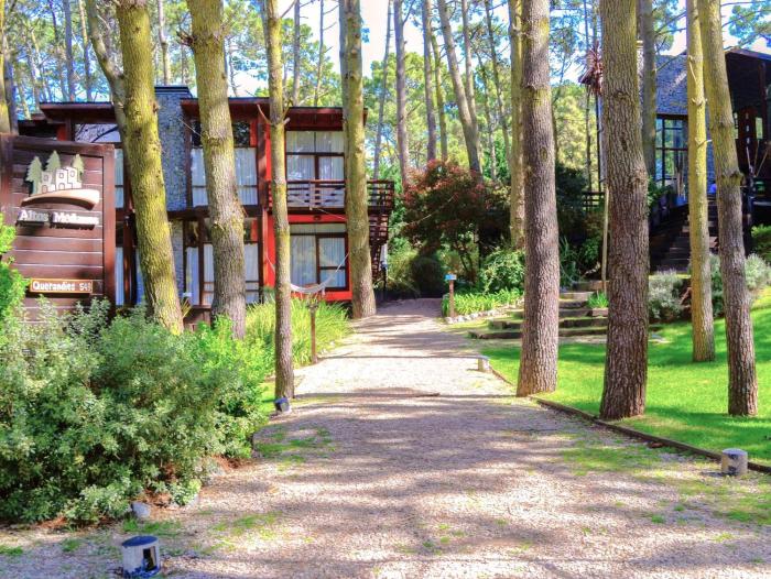Altos Medanos Cabañas & Club de Bosque