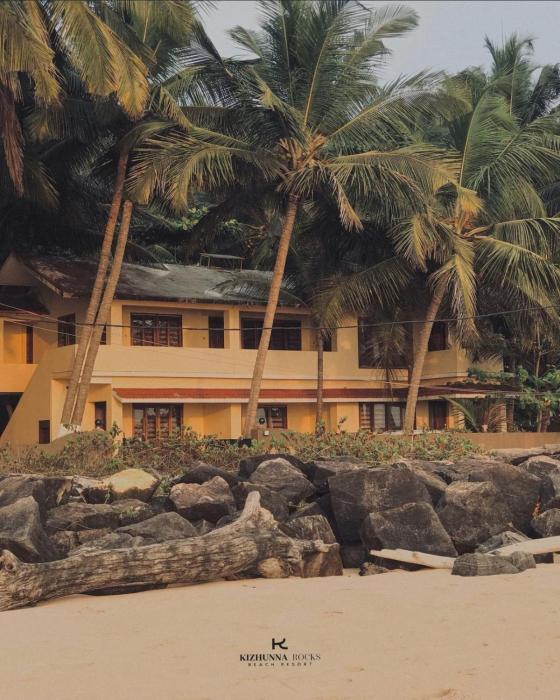 Kizhunna rock beach house