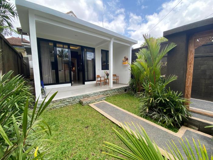 Villa Cempaka Putih by PURRA