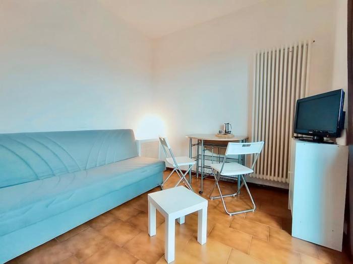 Free Parking! Lake Como, 5 min to Swiss