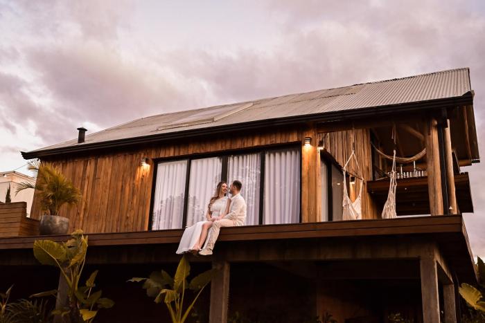 Chalé romântico com jacuzzi e vista do pôr-do-sol