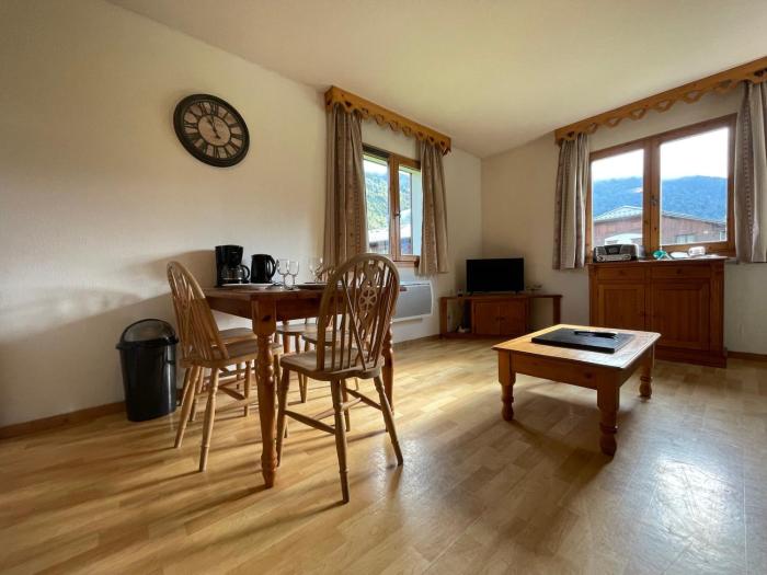 Appartement calme à Samoëns avec piscines, animaux acceptés - FR-1-624-107