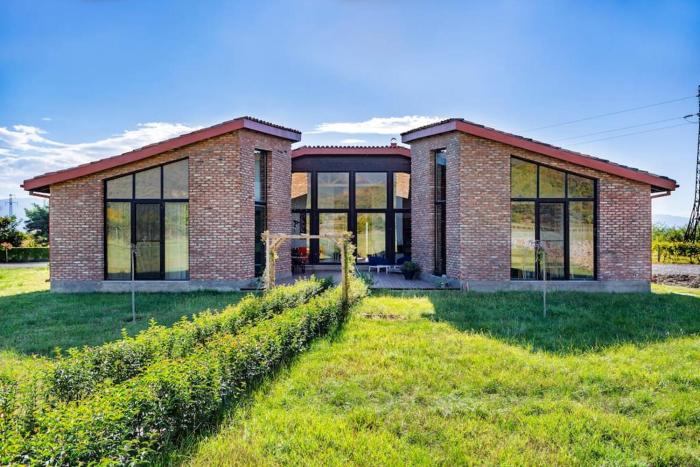 Villa Chateau Artwine