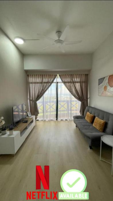 Instay Leisure Mahkota With SeaPool View