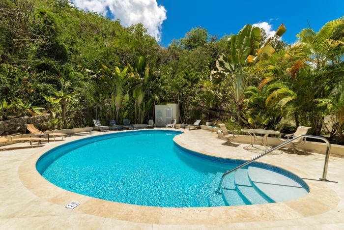 Golden Acre Beach Villa-2 mins walk - Alleynes Bay