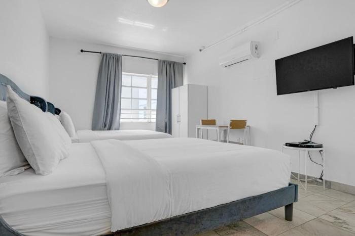 South Beach Chic Studio Retreat sleeps 4