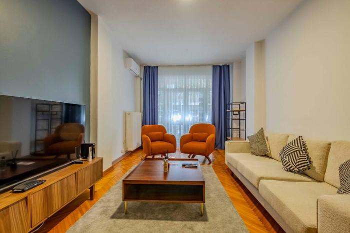 3-Bedroom Apartment with Balcony