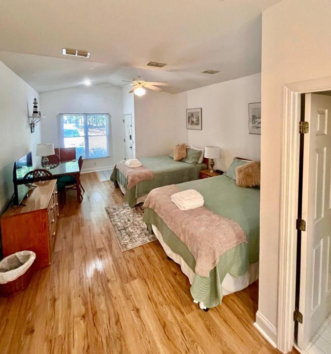 Beautiful Newly Remodeled Mini Suite at Sea Trail Resort