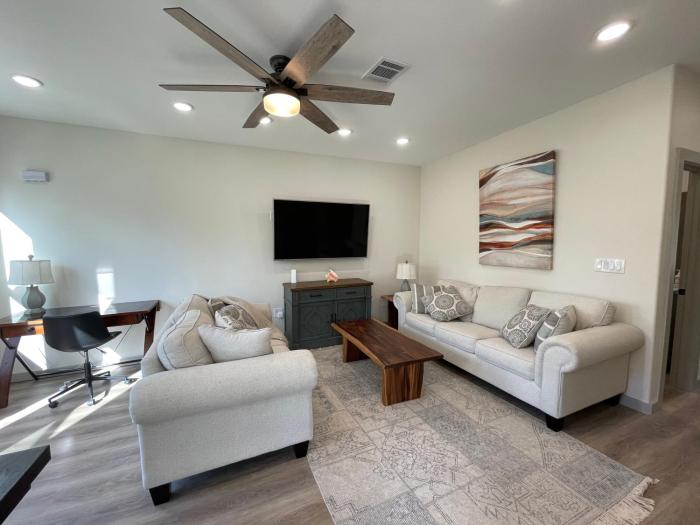 Country Oasis - Entire Home