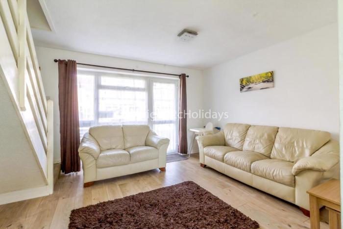 Great 3 Bed Chalet To Hire In Hemsby, Ideal For A Seaside Break! Ref 18201B